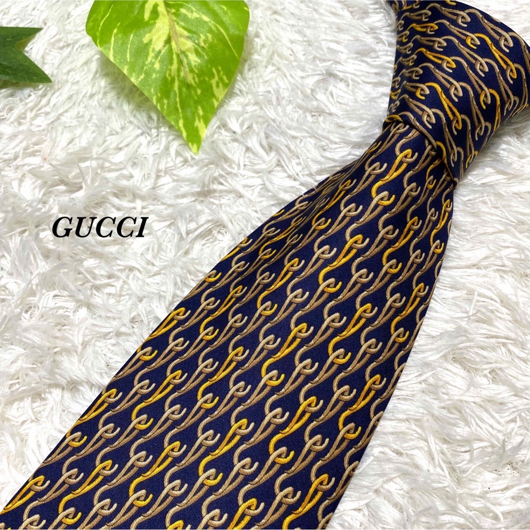 Gucci(グッチ)のGUCCI グッチ　ネクタイ　シルク　レトロ　お洒落　デザイン　高級　総柄 メンズのファッション小物(ネクタイ)の商品写真