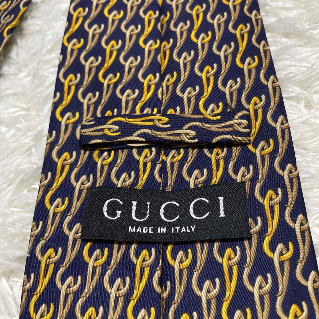 Gucci(グッチ)のGUCCI グッチ　ネクタイ　シルク　レトロ　お洒落　デザイン　高級　総柄 メンズのファッション小物(ネクタイ)の商品写真