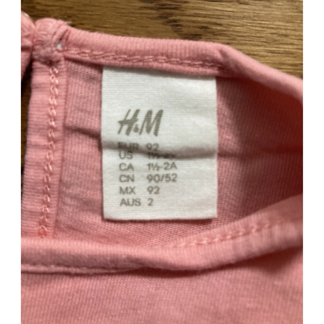 H&M(エイチアンドエム)のH&M エイチアンドエム　ノースリーブトップス　90cm キッズ/ベビー/マタニティのキッズ服女の子用(90cm~)(Tシャツ/カットソー)の商品写真