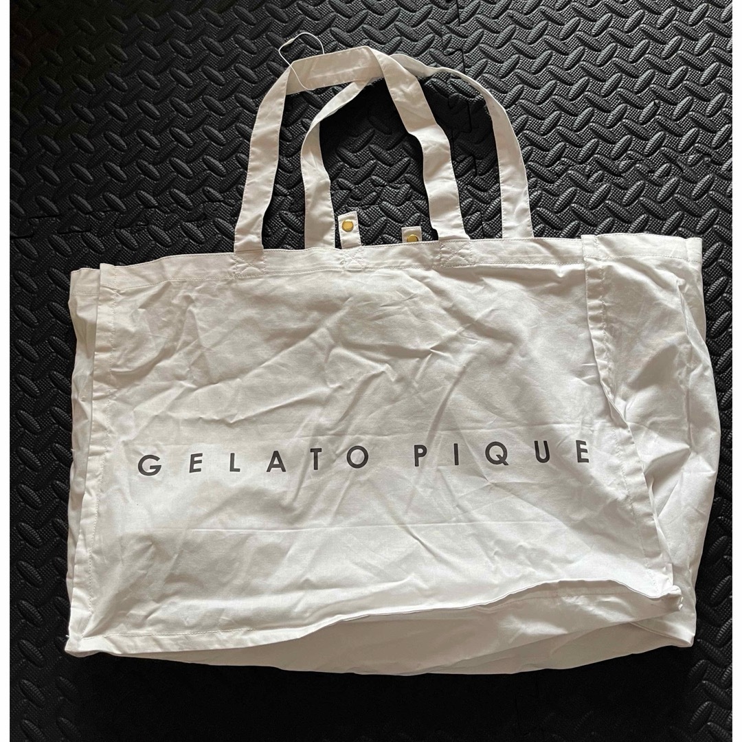 gelato pique(ジェラートピケ)のジェラートピケ　福袋の袋 レディースのバッグ(ショップ袋)の商品写真