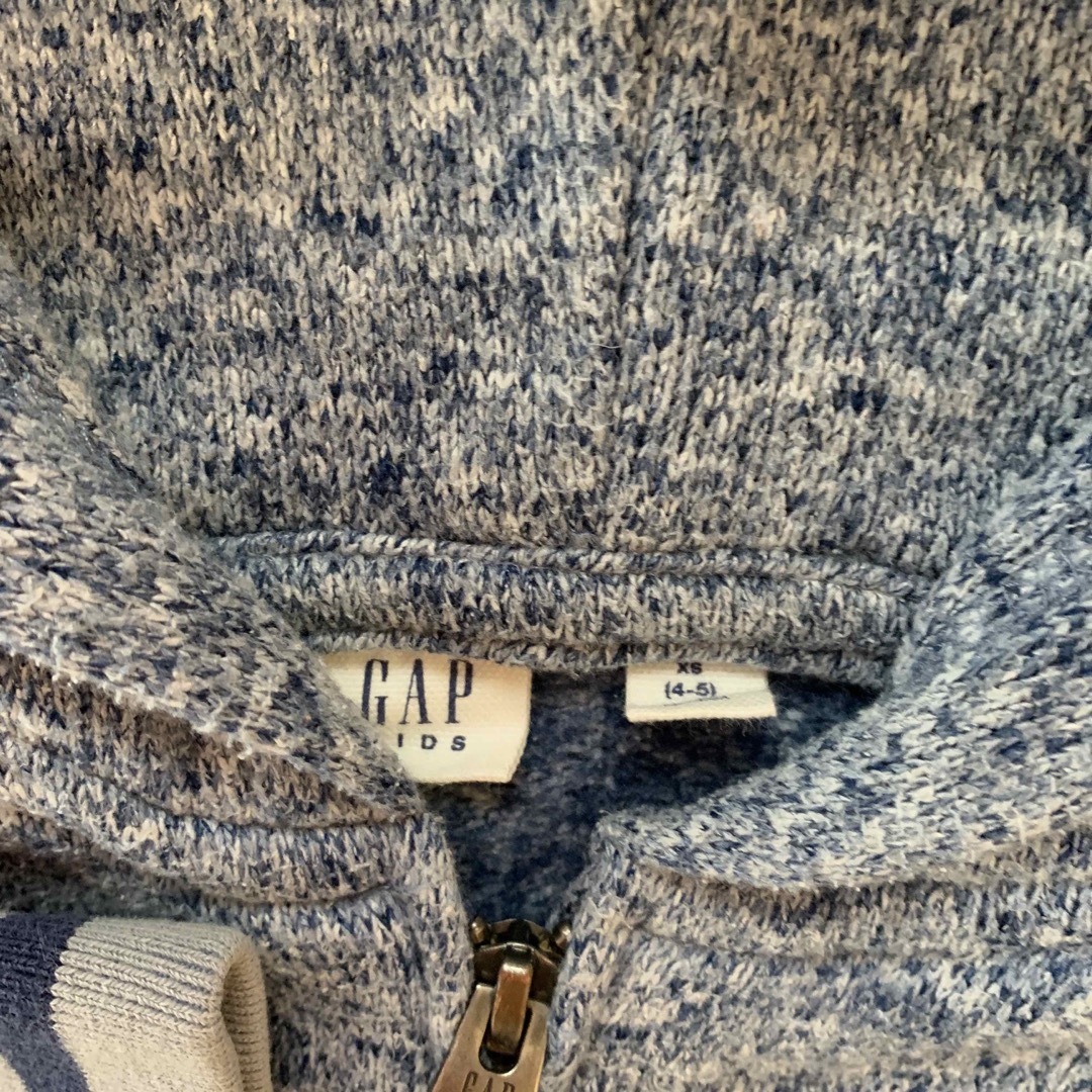 GAP(ギャップ)のGAP フードパーカー　サイズ110 キッズ/ベビー/マタニティのキッズ服男の子用(90cm~)(ジャケット/上着)の商品写真