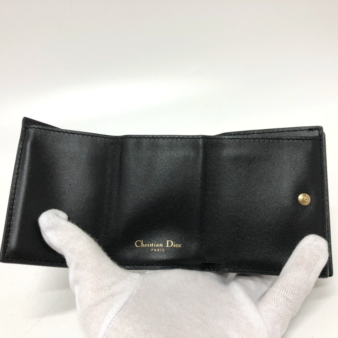 Dior(ディオール)のディオール Dior モンテーニュ コンパクトウォレット ロゴ 3つ折り財布 レザー ブラック レディースのファッション小物(財布)の商品写真