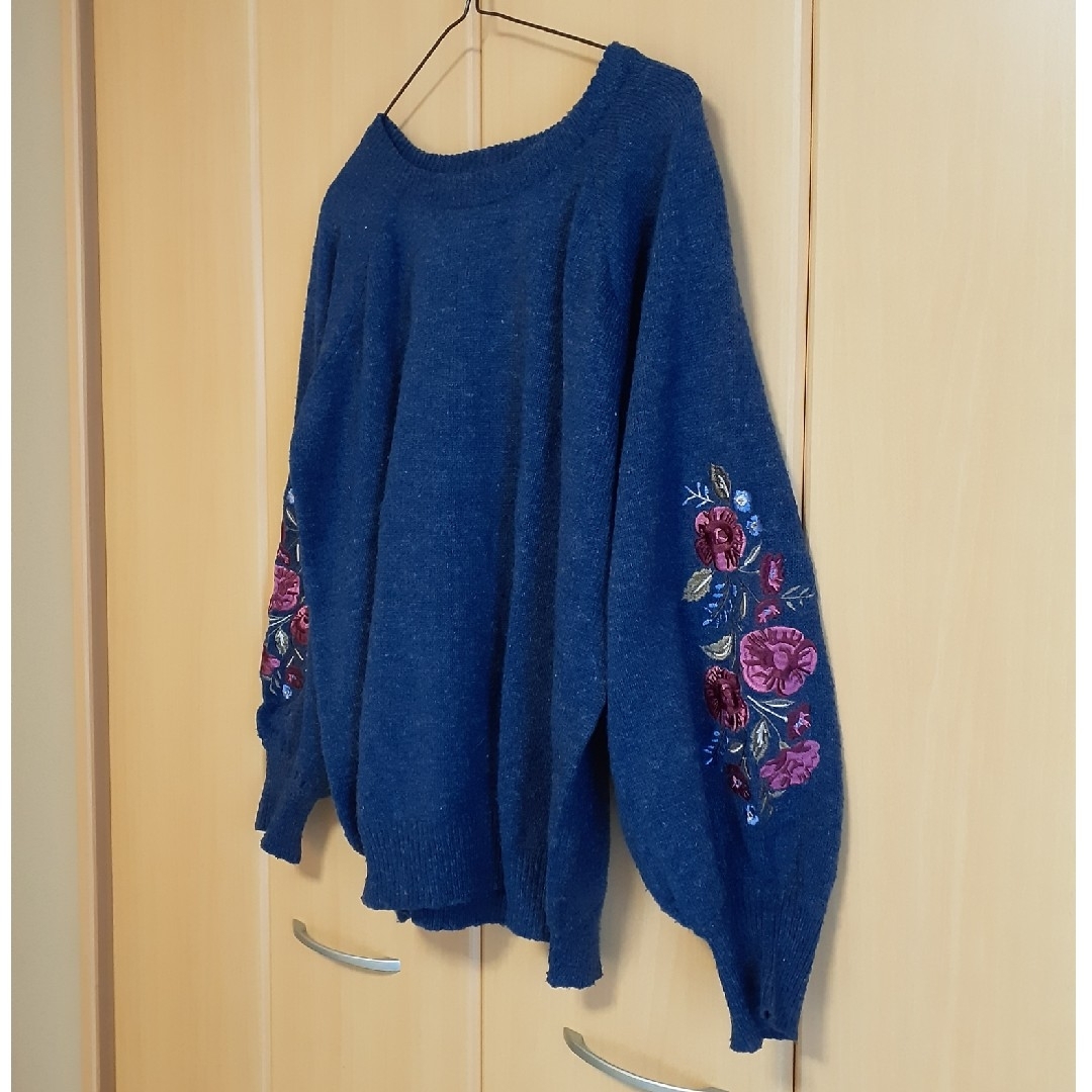 ニット　セーター　刺繍ニットセーター　ウール混 レディースのトップス(ニット/セーター)の商品写真
