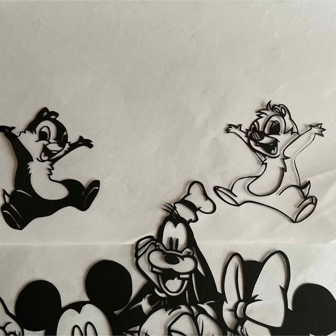 Disney(ディズニー)のディズニー　切り絵 ハンドメイドのインテリア/家具(アート/写真)の商品写真