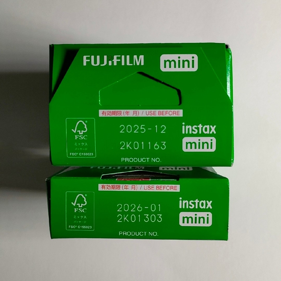 富士フイルム(フジフイルム)の【30枚】チェキ フィルム instax mini インスタックス ミニ スマホ/家電/カメラのカメラ(フィルムカメラ)の商品写真