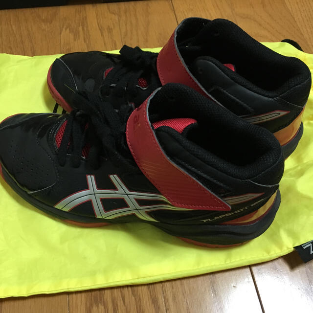 asics(アシックス)のバスケットシューズ キッズ/ベビー/マタニティのキッズ靴/シューズ(15cm~)(その他)の商品写真