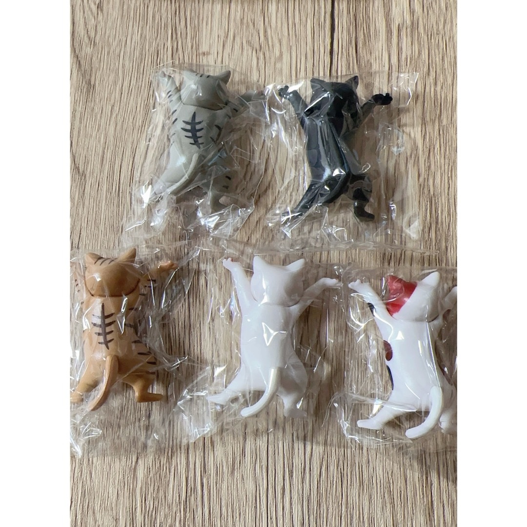 シュールな猫の置き物　ミニ エンタメ/ホビーのおもちゃ/ぬいぐるみ(キャラクターグッズ)の商品写真