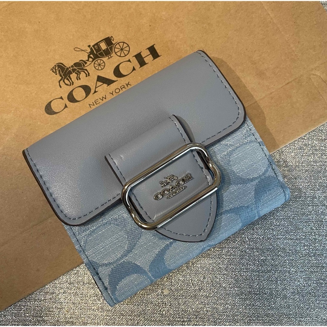 COACH(コーチ)のCOACH スモール　ウォレット　ミニ　コンパクト　二つ折り　ブルー　未使用品 レディースのファッション小物(財布)の商品写真