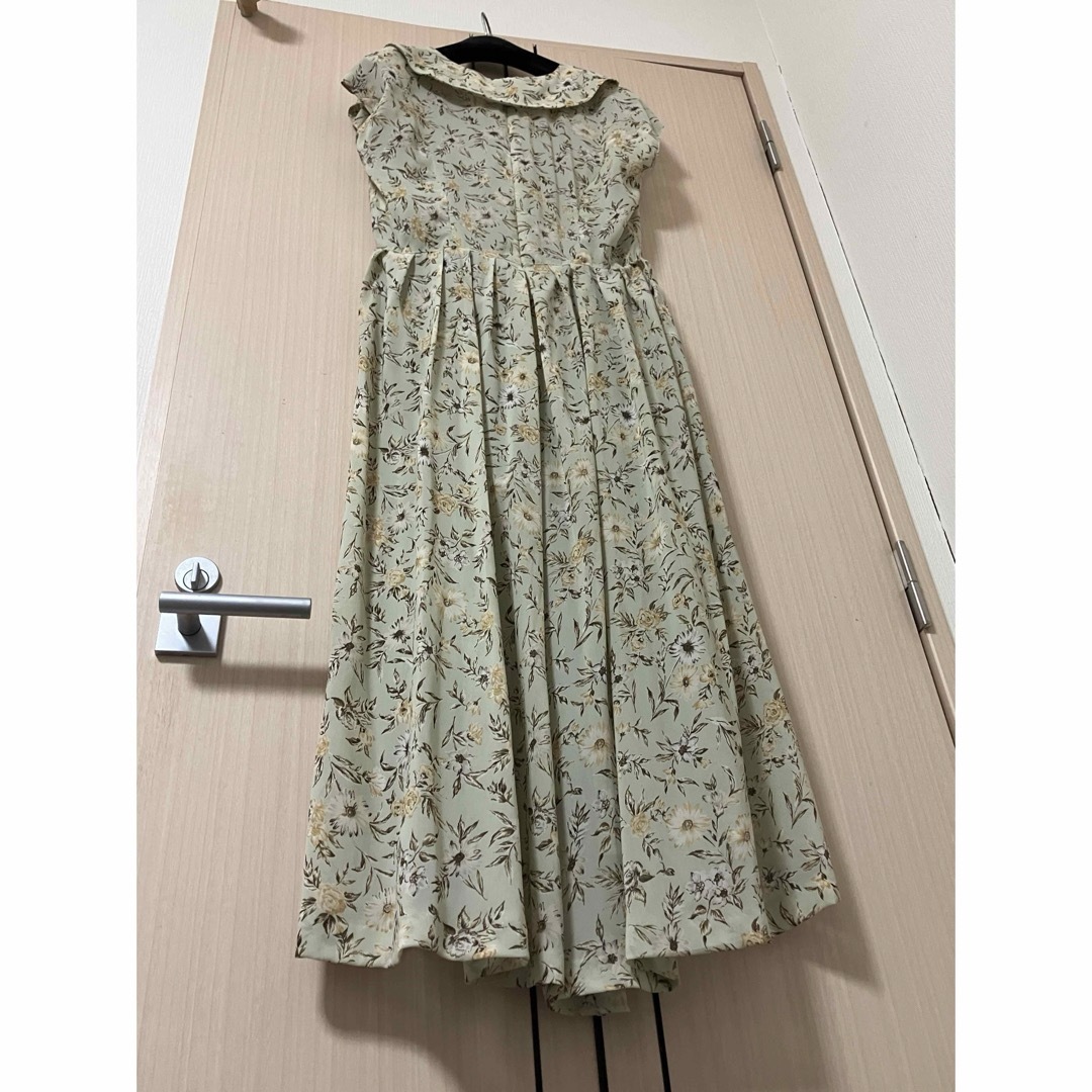 花柄 ワンピース キッズ/ベビー/マタニティのキッズ服女の子用(90cm~)(ワンピース)の商品写真