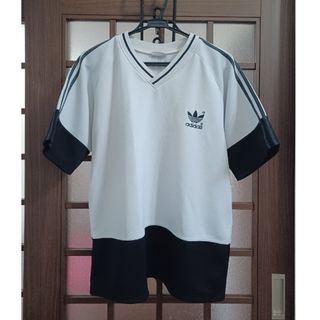 アディダス(adidas)のadidas　半袖(Tシャツ/カットソー(半袖/袖なし))