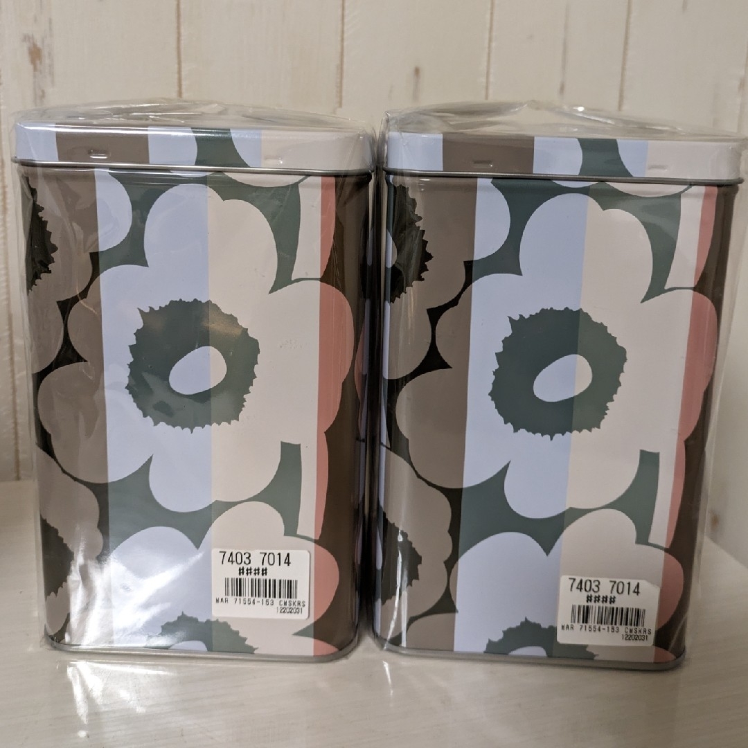 marimekko(マリメッコ)の《新品未使用品》2個セット　マリメッコ　ウニッコ　ブリキ缶　ティン缶 インテリア/住まい/日用品のインテリア小物(小物入れ)の商品写真