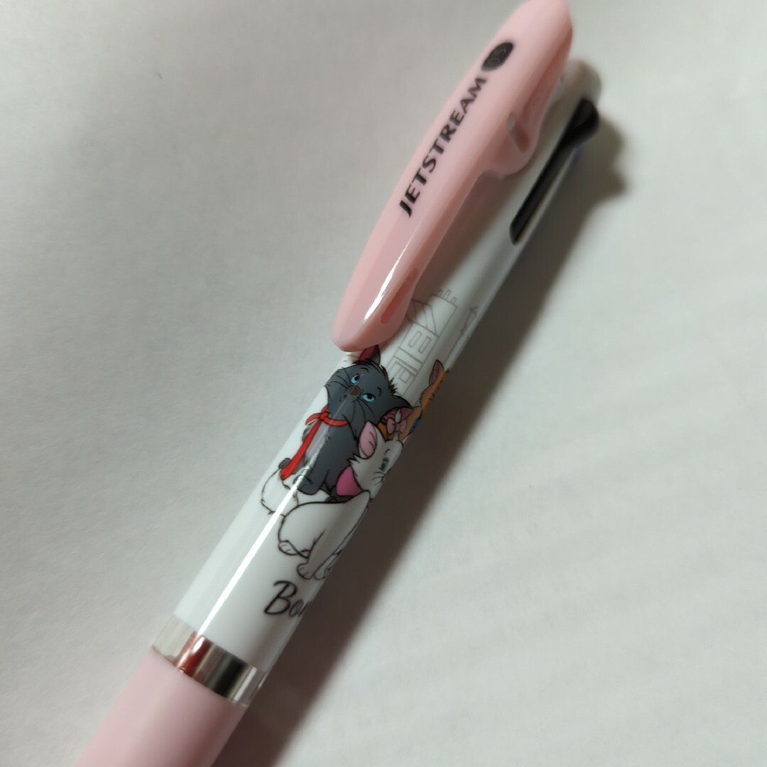 三菱鉛筆(ミツビシエンピツ)のマリーちゃん　ジェットストリーム0.5mm 3色ボールペン　新品未使用品 エンタメ/ホビーのおもちゃ/ぬいぐるみ(キャラクターグッズ)の商品写真
