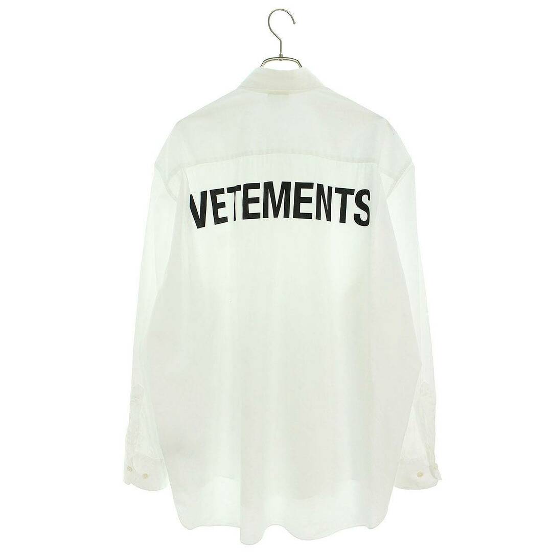 VETEMENTS(ヴェトモン)のヴェトモン  UE63SH191W バックロゴ長袖シャツ メンズ XS メンズのトップス(シャツ)の商品写真
