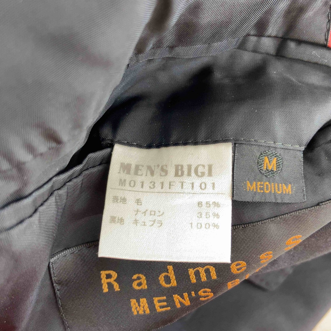 MEN'S BIGI(メンズビギ)のMEN’S BIGI メンズビギ 　Radmess　メンズ テーラードジャケット　３つボタン　黒　ブラック　裏地付き　サイズМ メンズのジャケット/アウター(テーラードジャケット)の商品写真
