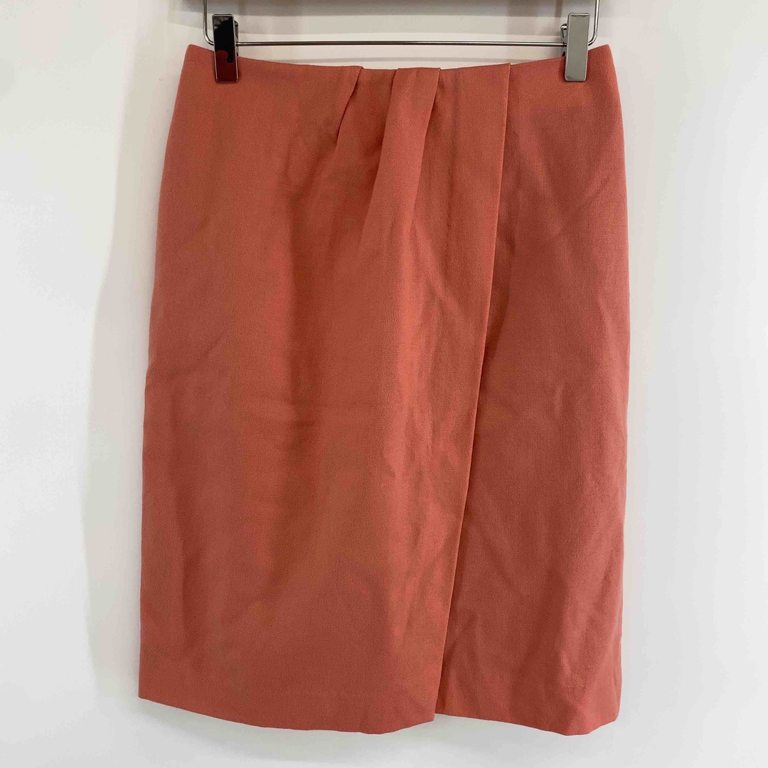 UNITED ARROWS(ユナイテッドアローズ)のUNITED ARROWS ユナイテッドアローズ サンゴ色　サーモン　タイトスカート　裏地付き　レディース ひざ丈スカート レディースのスカート(ひざ丈スカート)の商品写真