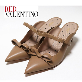 レッドヴァレンティノ(RED VALENTINO)の《レッドヴァレンティノ》箱付新品 リボン付き レザーパンプス 38(25cm)(ハイヒール/パンプス)