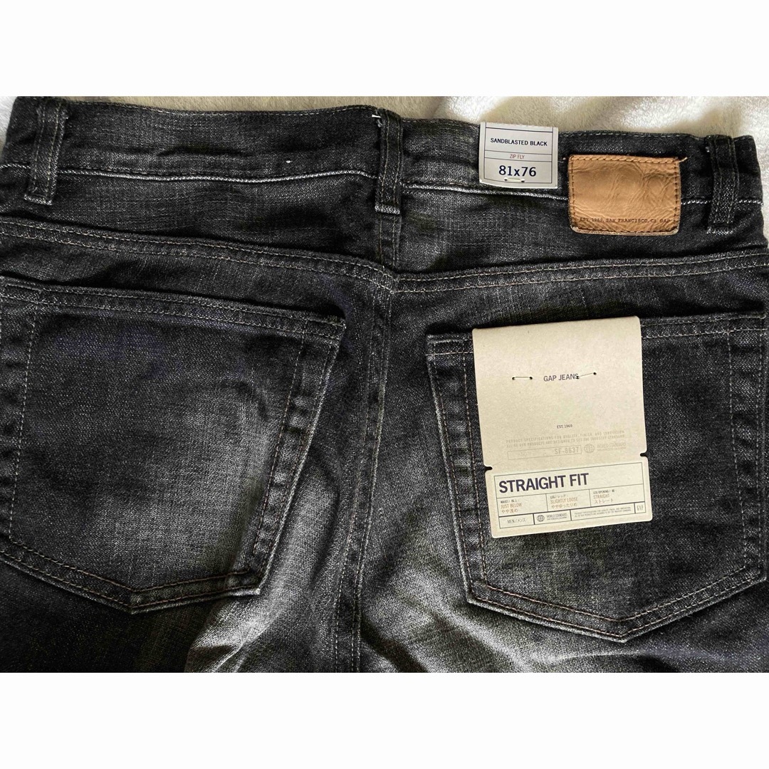 GAP(ギャップ)のセール！新品GAPギャップ　ジーンズ　ストレートフィット メンズのパンツ(デニム/ジーンズ)の商品写真