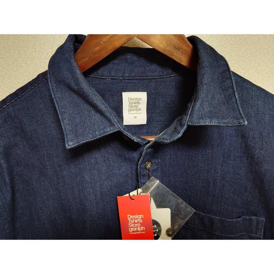 Design Tshirts Store graniph(グラニフ)の新品 グラニフ ビューティフルシャドー ストレッチ デニムシャツ ネイビー メンズのトップス(シャツ)の商品写真