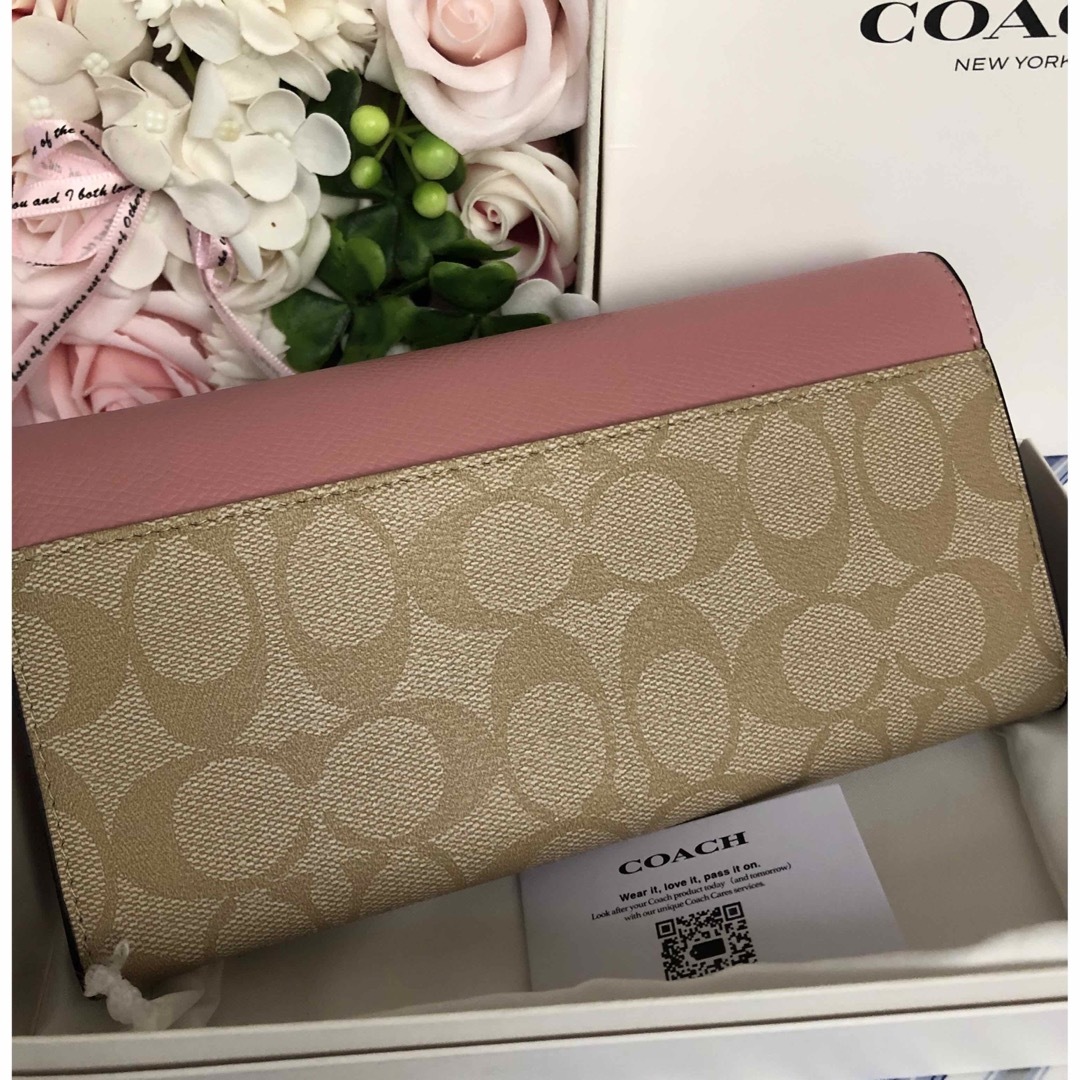 COACH(コーチ)の新品未使用　COACHコーチ長財布　レディース　シグネチャー　ベージュ×ピンク レディースのファッション小物(財布)の商品写真