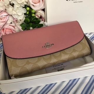 コーチ(COACH)の新品未使用　COACHコーチ長財布　レディース　シグネチャー　ベージュ×ピンク(財布)