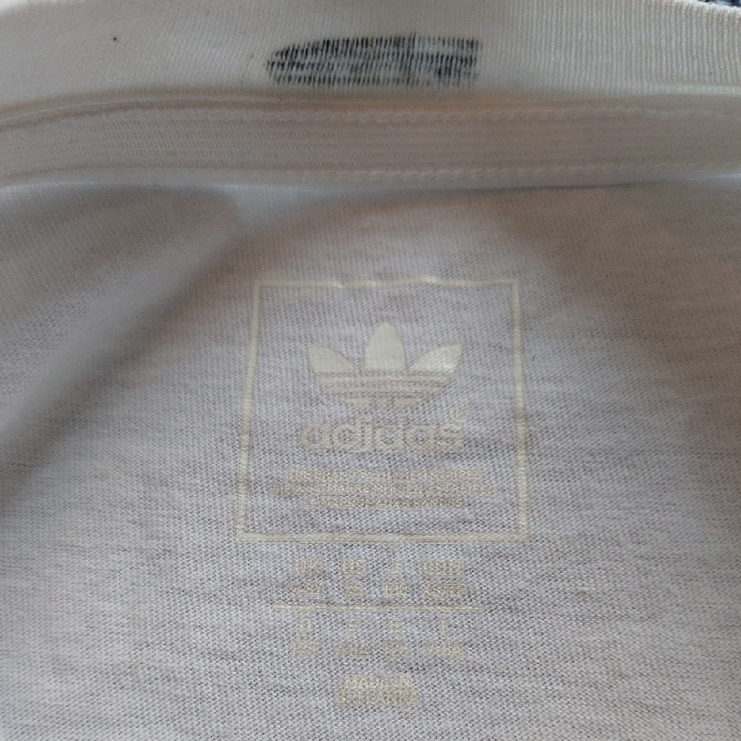 adidas(アディダス)のアディダス　キッズ　Tシャツ　130 キッズ/ベビー/マタニティのキッズ服男の子用(90cm~)(Tシャツ/カットソー)の商品写真