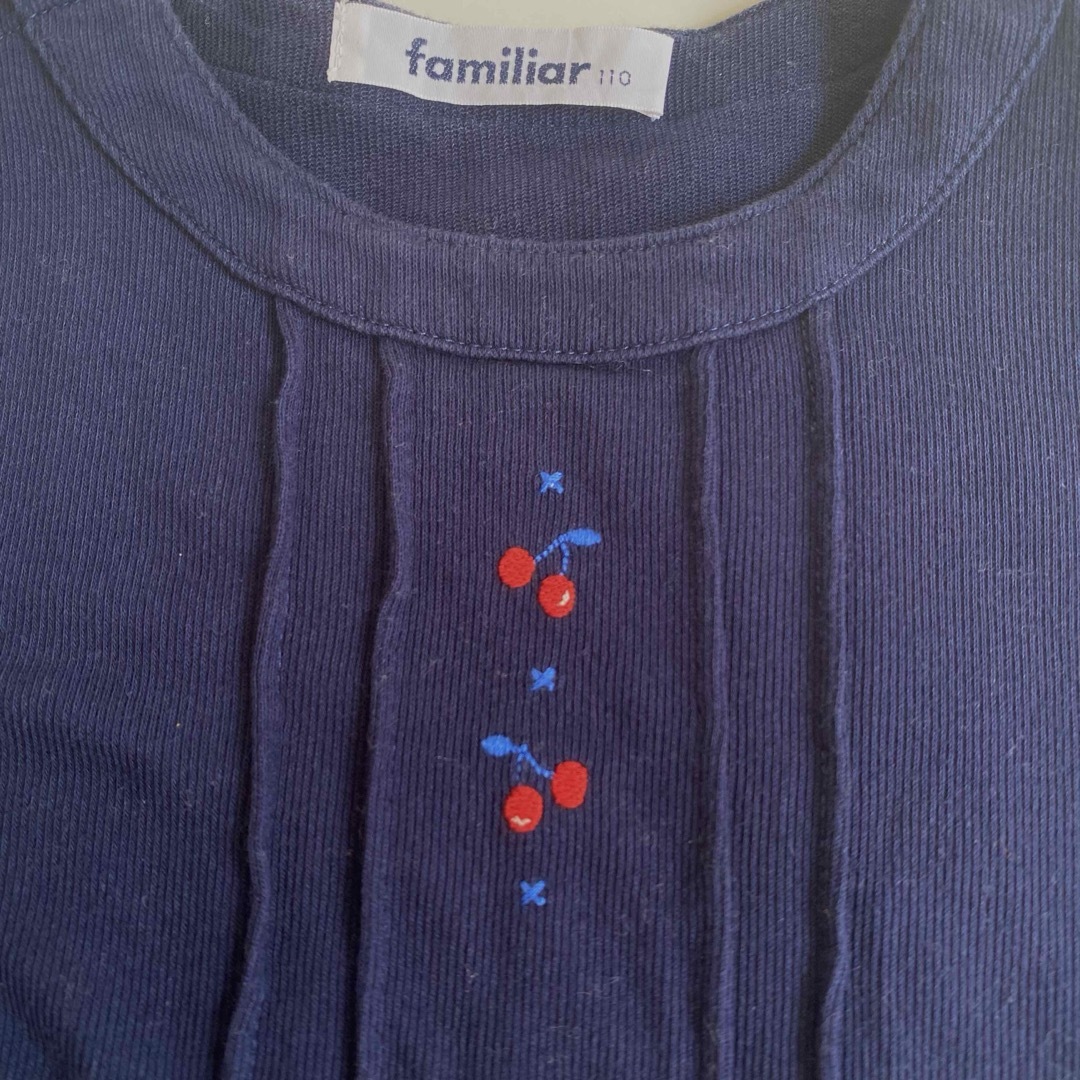 familiar(ファミリア)のファミリア さくらんぼTシャツ 110 ネイビー 紺 半袖 トップス 女の子 キッズ/ベビー/マタニティのキッズ服女の子用(90cm~)(Tシャツ/カットソー)の商品写真