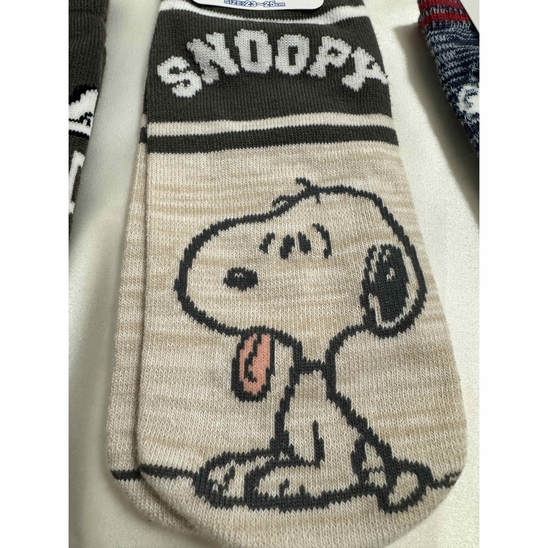 SNOOPY(スヌーピー)の【新品】スヌーピー 靴下 23~25cm Snoopy ソックス レディースのレッグウェア(ソックス)の商品写真