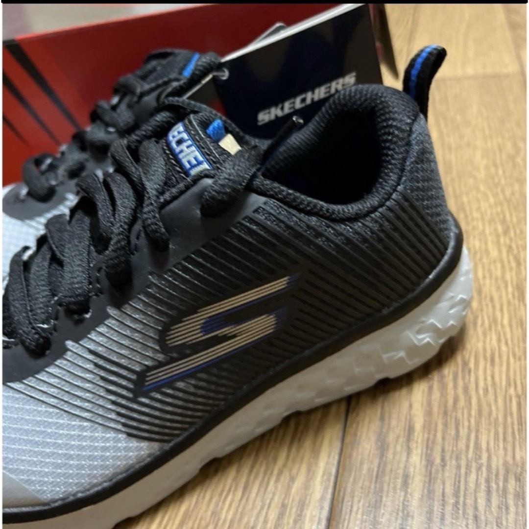 SKECHERS(スケッチャーズ)のスケッチャーズ　スニーカー　18cm   ゴーラン　400 キッズ/ベビー/マタニティのキッズ靴/シューズ(15cm~)(スニーカー)の商品写真