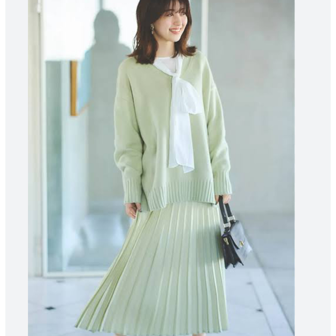 Stola.(ストラ)の《stola.》satin pleated skirt ミントグリーン レディースのスカート(ロングスカート)の商品写真