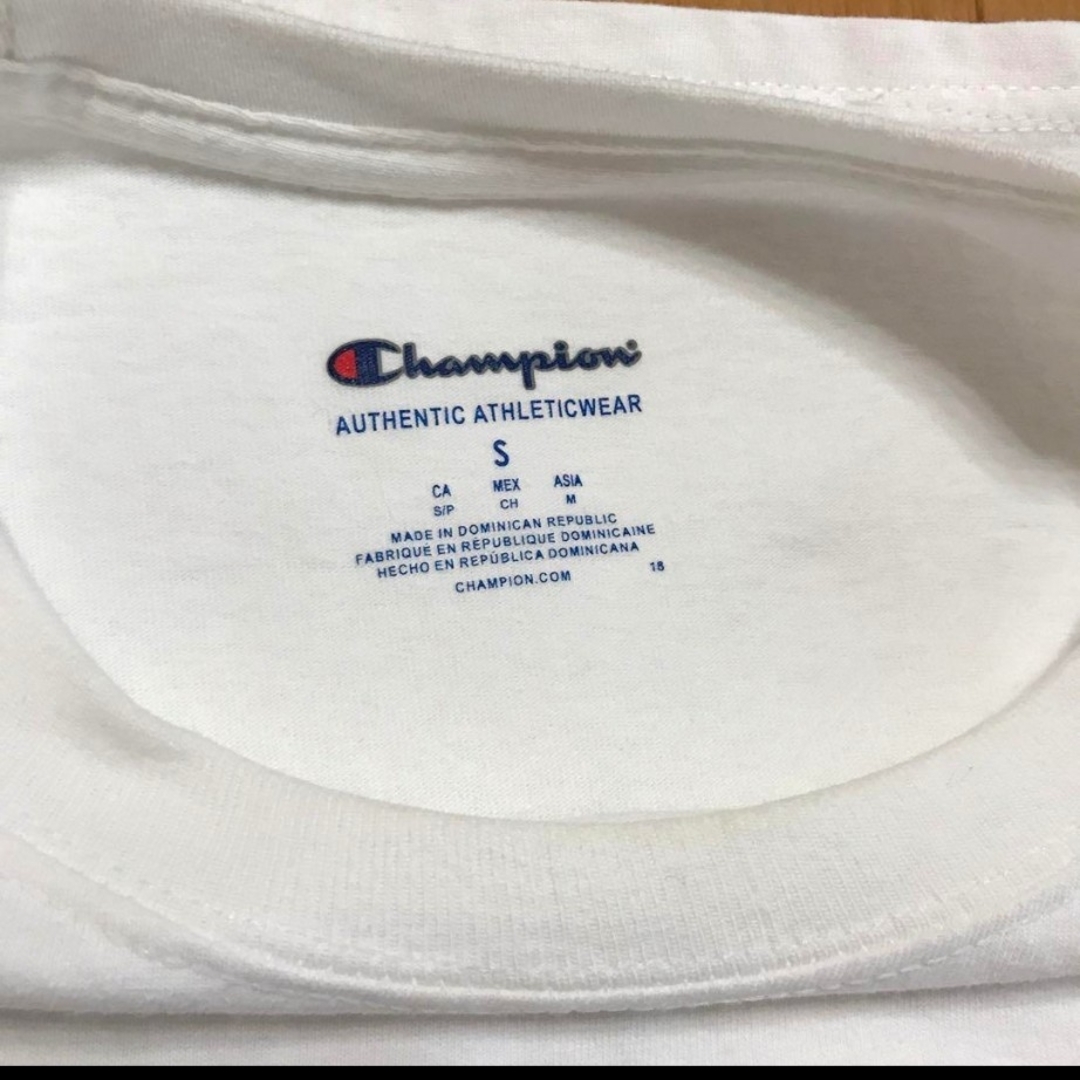 Champion(チャンピオン)のチャンピオン　白Tシャツ　白T Sサイズ　半袖　ワンポイント レディースのトップス(Tシャツ(半袖/袖なし))の商品写真