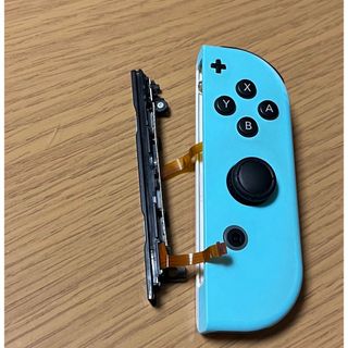 ニンテンドースイッチ(Nintendo Switch)のジョイコン　右　ジャンク品(家庭用ゲーム機本体)