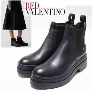 レッドヴァレンティノ(RED VALENTINO)の《レッドヴァレンティノ》箱付新品 レザーサイドゴアブーツ 38(25cm)(ブーツ)