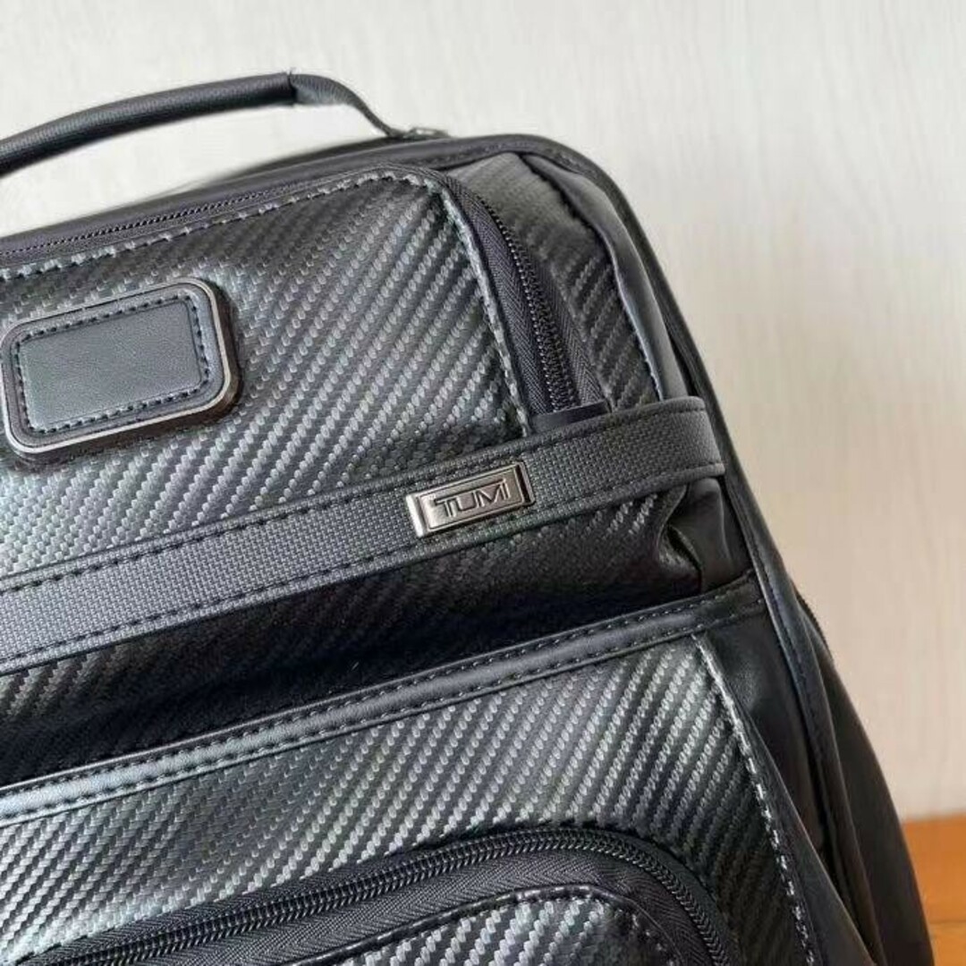 TUMI(トゥミ)のTUMIアルファ3カーボンレザー バックパック レディースのバッグ(リュック/バックパック)の商品写真