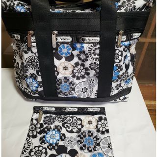 レスポートサック(LeSportsac)の新品に近い美品LeSportsac トートバッグ、ポ-チ付き黒花柄(トートバッグ)