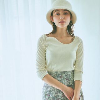 mysty woman アシメネック　Tシャツ アイボリー　ホワイト　