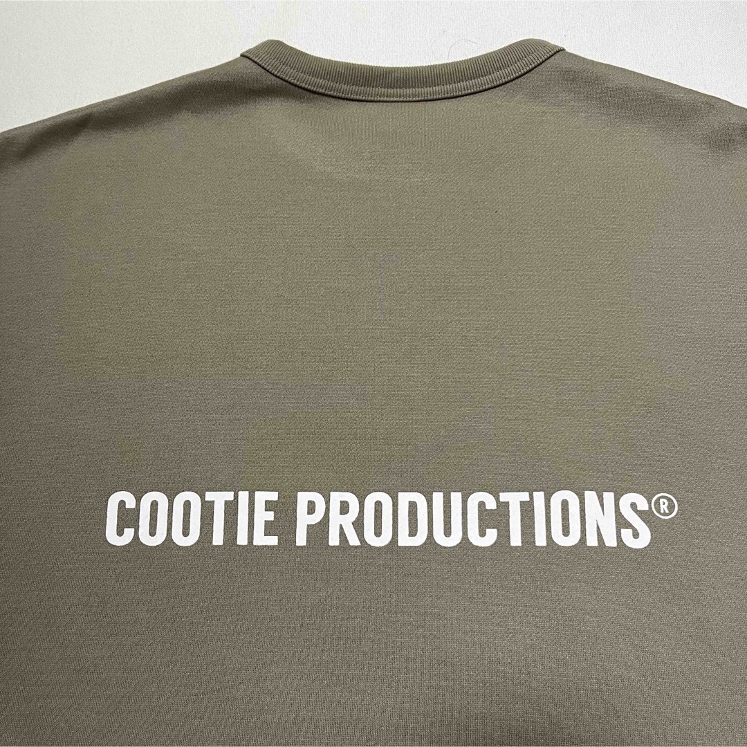 COOTIE(クーティー)の【COOTIE x RUSSEL ATHLETIC】スウェット デカロゴ カーキ メンズのトップス(スウェット)の商品写真