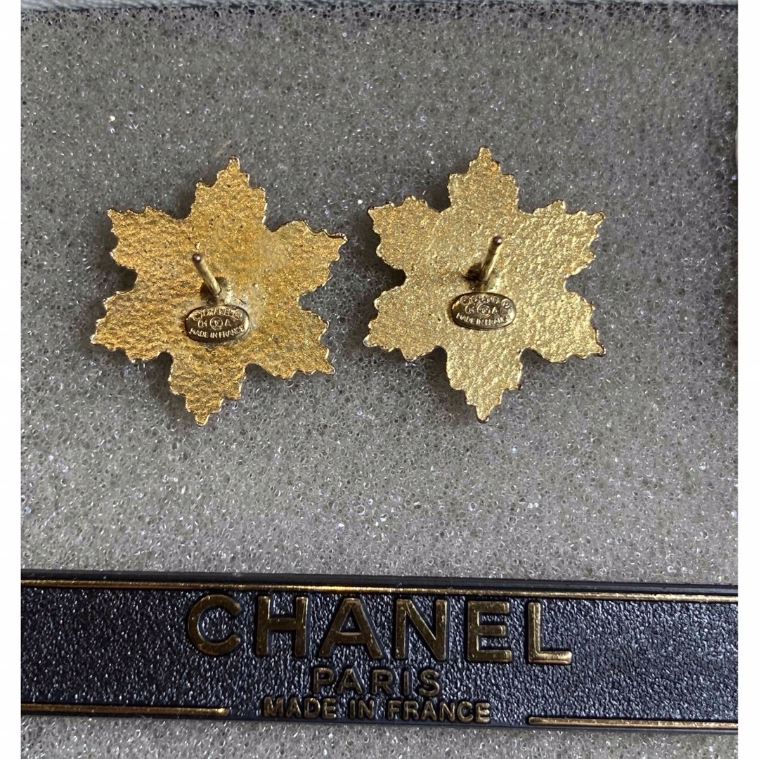 CHANEL(シャネル)の⭐︎CHANEL両耳ピアス正規品・値下げしました  レディースのアクセサリー(ピアス)の商品写真