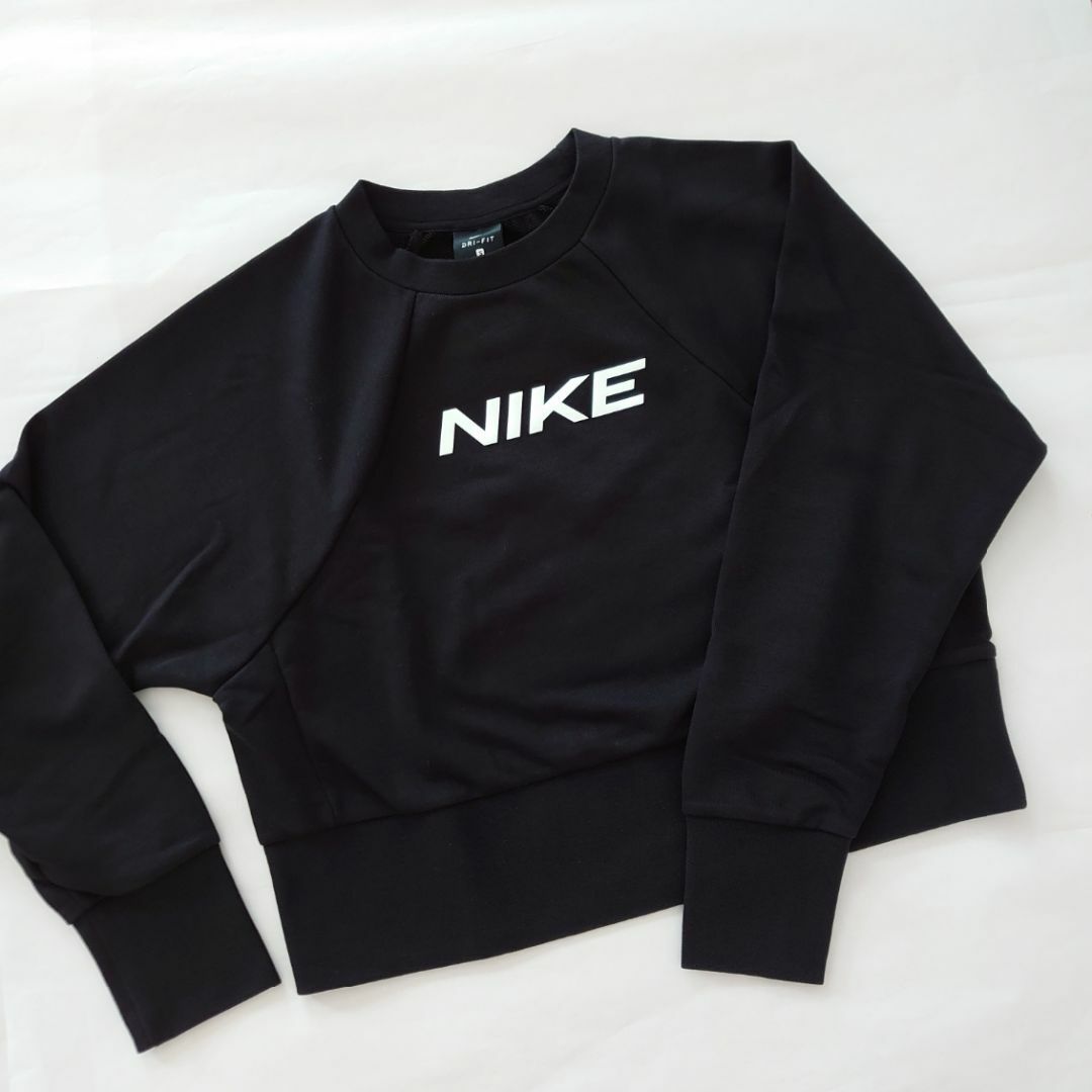 NIKE(ナイキ)のNIKE ナイキ ドライフィット ドルマン ロゴ スウェット 定価7150円 レディースのトップス(トレーナー/スウェット)の商品写真