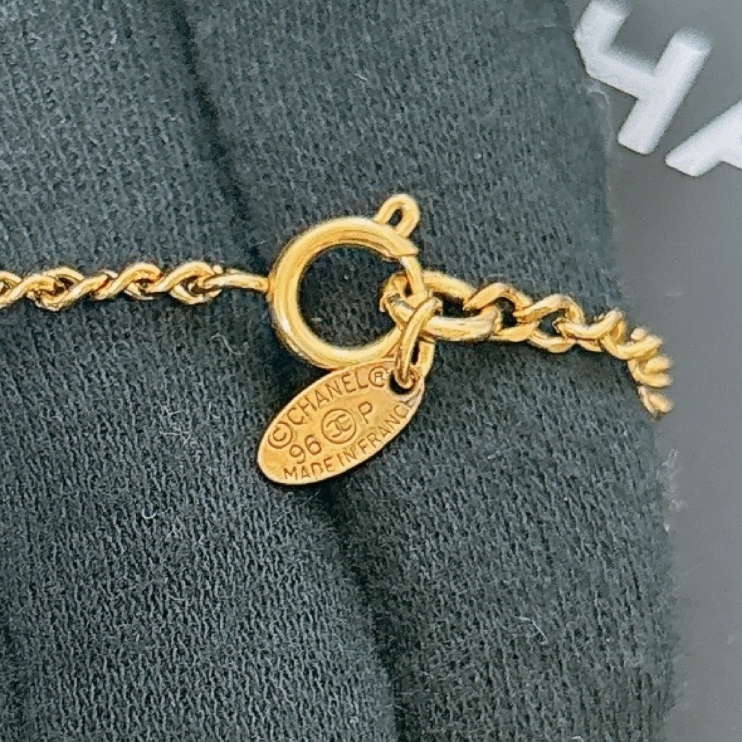 CHANEL(シャネル)のCHANEL シャネル ココマーク ターンロック ネックレス ゴールド 96P レディースのアクセサリー(ネックレス)の商品写真