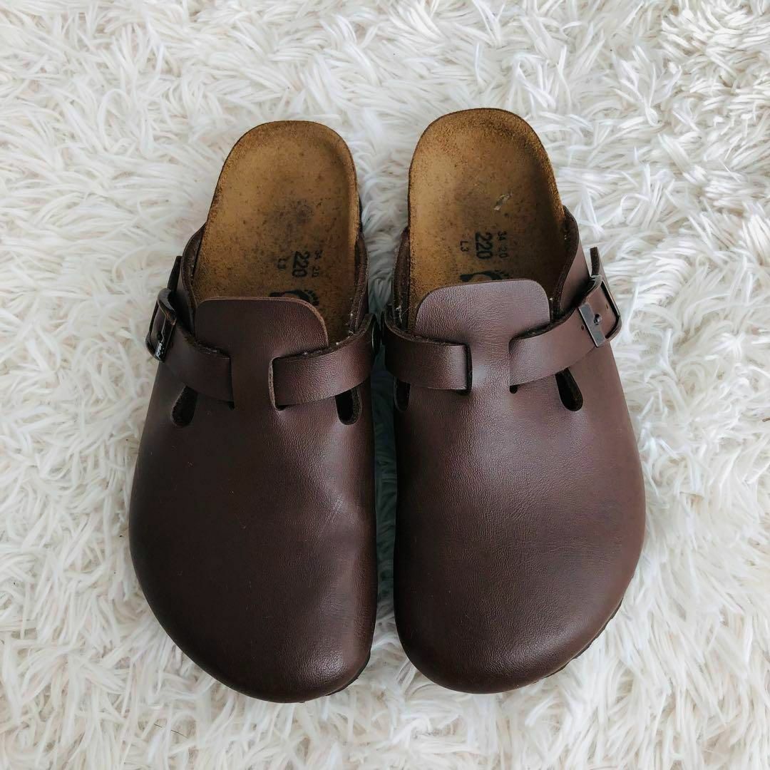 BIRKENSTOCK(ビルケンシュトック)のBIRKENSTOCK Birki’sビルケンシュトックボストンダークブラウン レディースの靴/シューズ(サンダル)の商品写真