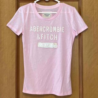 アバクロンビーアンドフィッチ(Abercrombie&Fitch)の【アバクロンビー&フィッチ】ロゴTシャツ　サイズS(Tシャツ(半袖/袖なし))