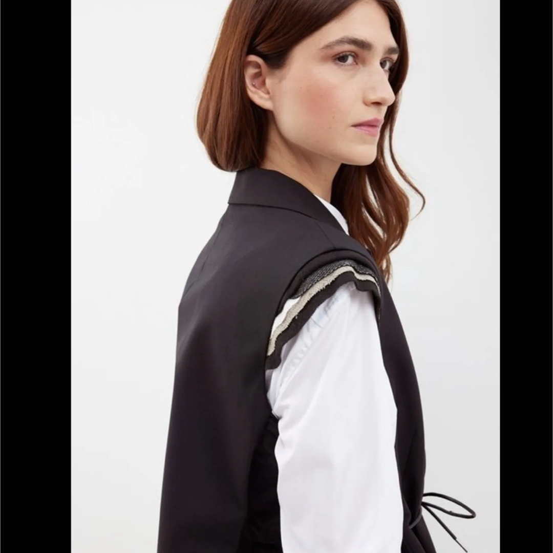 sacai(サカイ)の　週末価格　Sacai 2023AW ジレ レディースのトップス(ベスト/ジレ)の商品写真