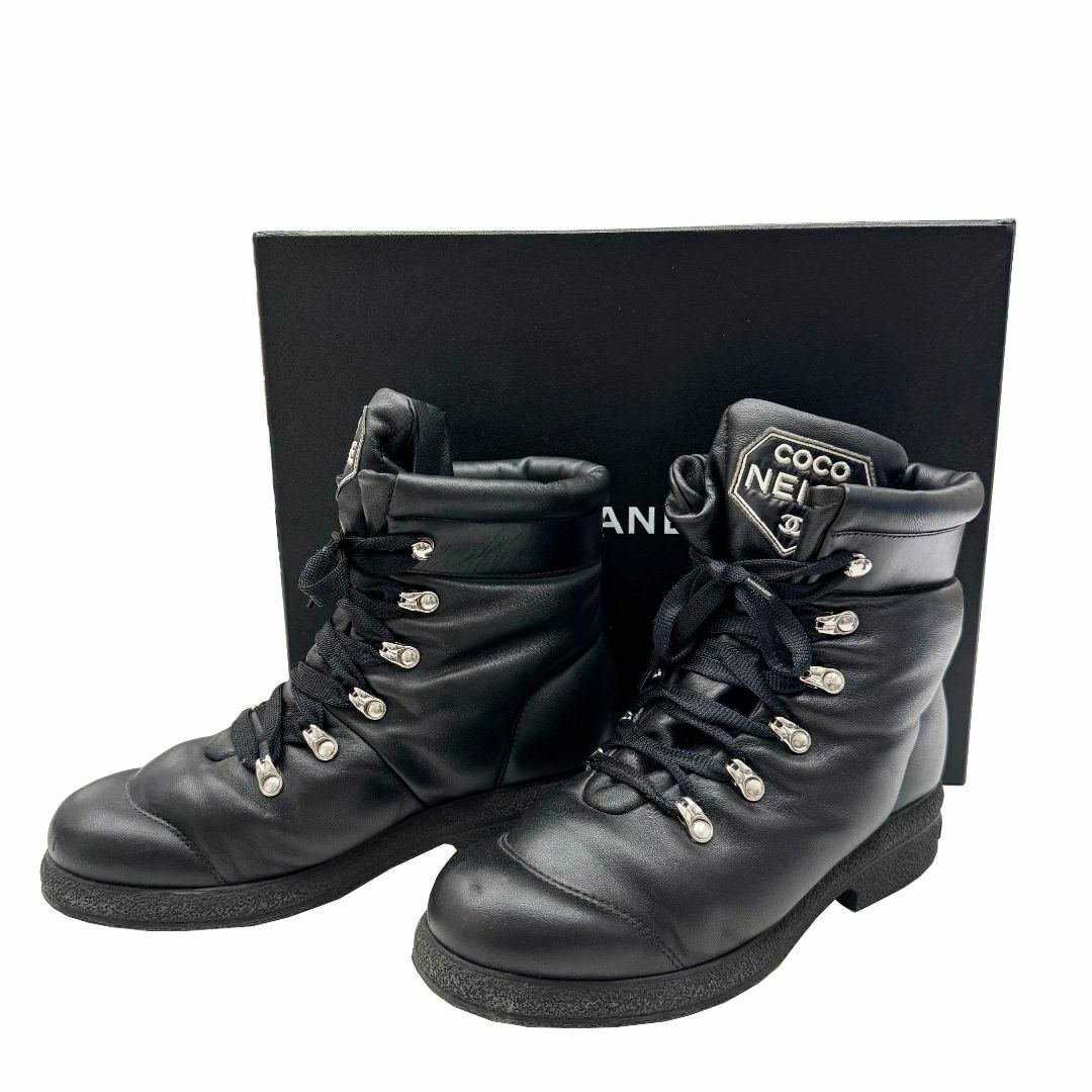 CHANEL(シャネル)のCHANEL シャネル ココマーク ショートブーツ ブーツ 18B G34083 サイズ39 約24.5cm ブラック レディース ラムスキン レディースの靴/シューズ(ブーツ)の商品写真