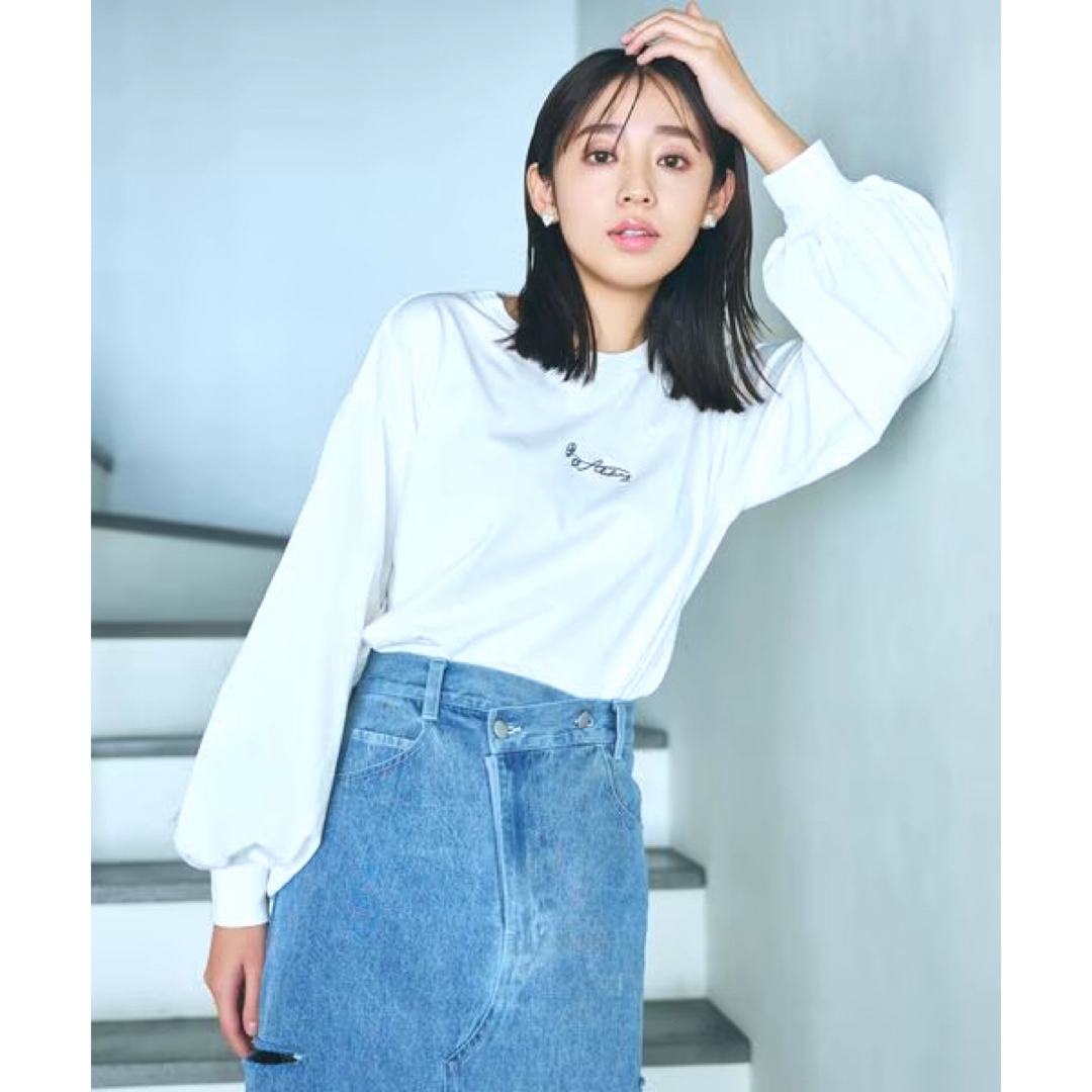 mysty woman(ミスティウーマン)のmystywoman 刺繍ロゴロンT レディースのトップス(カットソー(長袖/七分))の商品写真