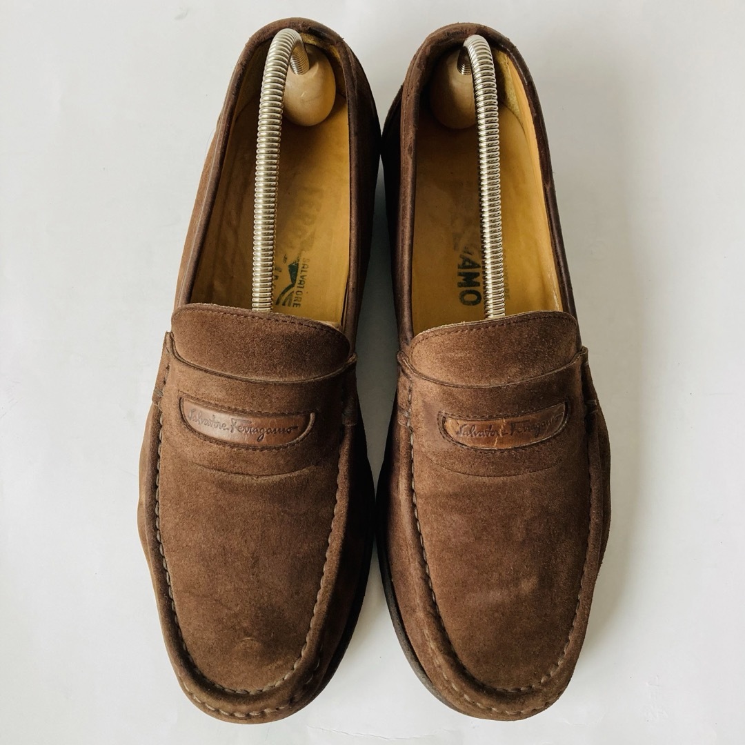 Salvatore Ferragamo(サルヴァトーレフェラガモ)のサルバトーレ フェラガモ 茶色 コインローファー 25.5cm 除菌・消臭済み メンズの靴/シューズ(ドレス/ビジネス)の商品写真