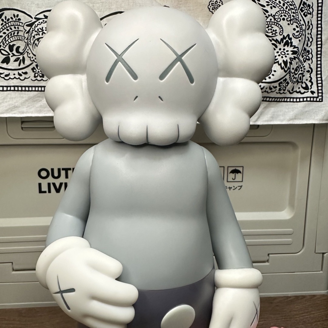 KAWS Share Vinyl Figure カウズ シェア フィギュア ハンドメイドのおもちゃ(フィギュア)の商品写真