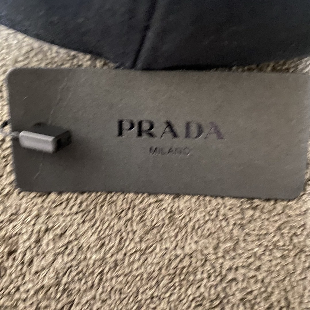 PRADA(プラダ)のPRADA プラダLUNA ROSSAキャップ　未使用ユニセックス メンズの帽子(キャップ)の商品写真