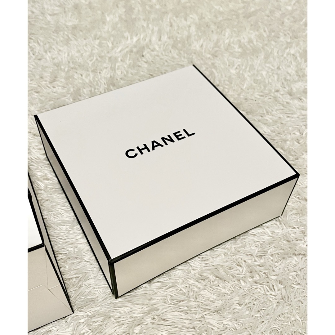 CHANEL(シャネル)のCHANEL 紙箱、ペーパーバッグ レディースのバッグ(ショップ袋)の商品写真