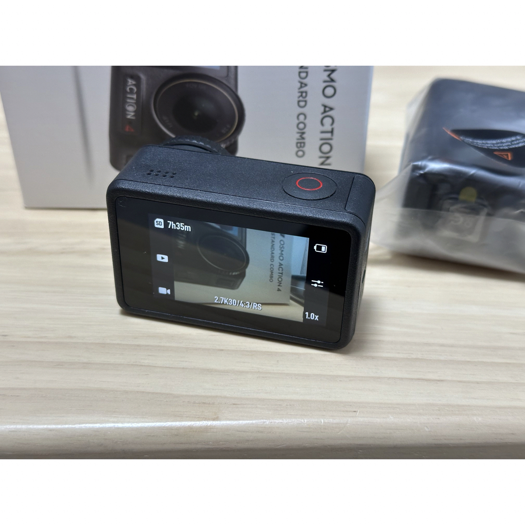 Inspire（DJI）(インスパイア)のDJI Osmo Action 4 Standard Combo スマホ/家電/カメラのカメラ(ビデオカメラ)の商品写真