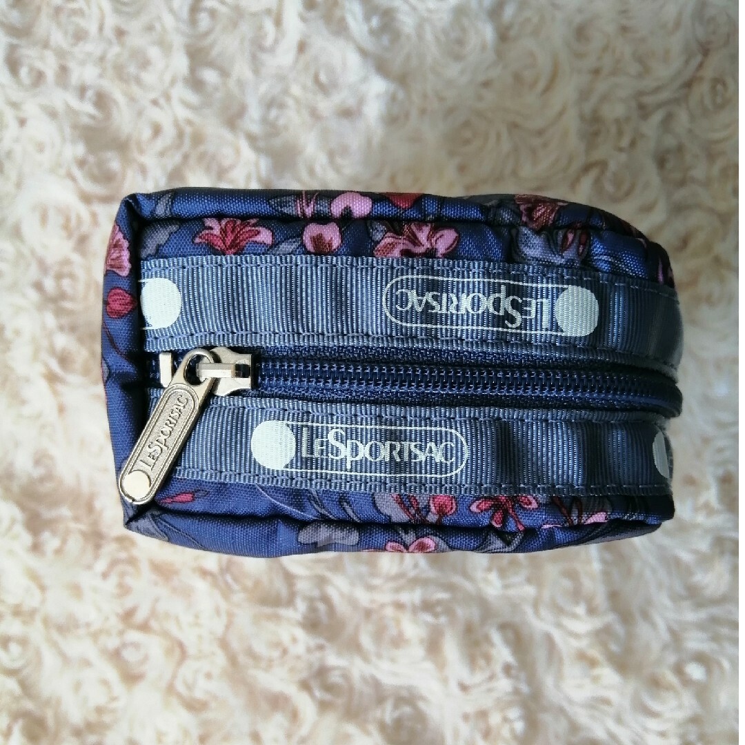 LeSportsac(レスポートサック)の未使用品★レスポートサック　アクセサリーポーチ★小物入れ レディースのファッション小物(ポーチ)の商品写真